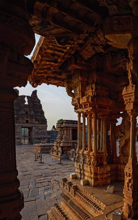 Hampi Photography Architecture, Hampi Aesthetic, Karnataka Culture, Indian Temple Architecture, India Architecture, Photoshop Backgrounds Backdrops, Ancient Indian Architecture, Crazy Rich, Temple Architecture