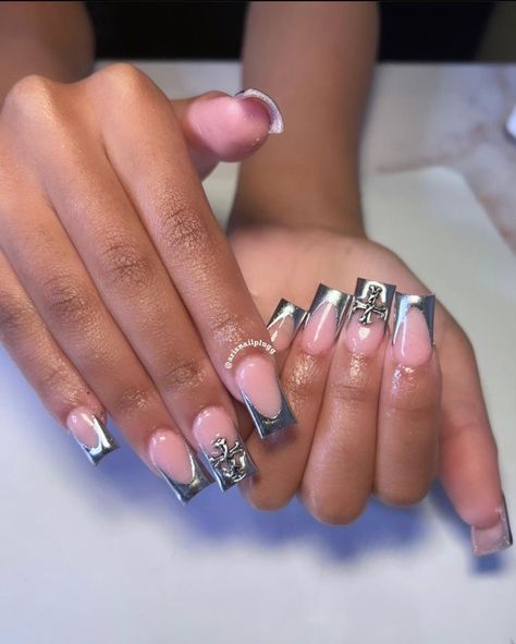 Chrome French Tip Nails With Charms, Short Silver And Black Nails, Short French Tip Acrylic Nails With Charms, Silver Nails With Charms, Pink French Tip Nails With Gems, Chrome Nails With Charms, Sliver Nails Ideas, Silver Short Nails, French Tip With Charms