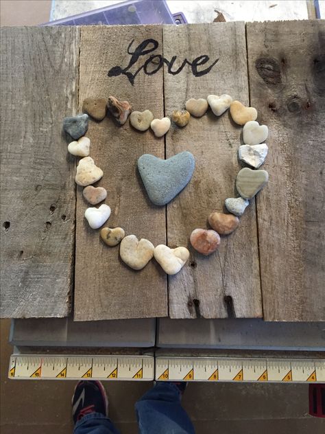 Heart from heart rocks Heart Rock Display Ideas, Heart Shaped Rocks Ideas, Heart Rocks Display Ideas, Rock Art Ideas River Stones Diy Projects, Projects With Rocks, Beach Rocks Crafts, River Rock Crafts, Rock Collection Display, Diy River Rock