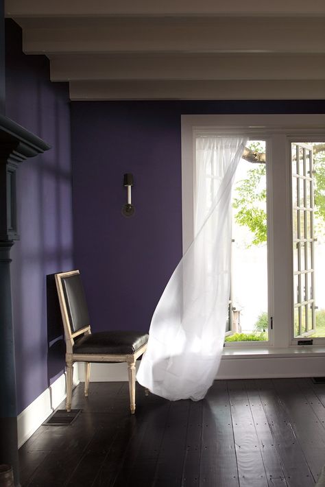 Benjamin Moore Reveals Its 2017 Color of the Year | Architectural Digest Benjamin Moore Shadow, Bedroom Purple Walls, Color Trends 2017, Bedroom Purple, Purple Bedrooms, Paint Color Inspiration, Purple Wall, Purple Rooms, Benjamin Moore Colors