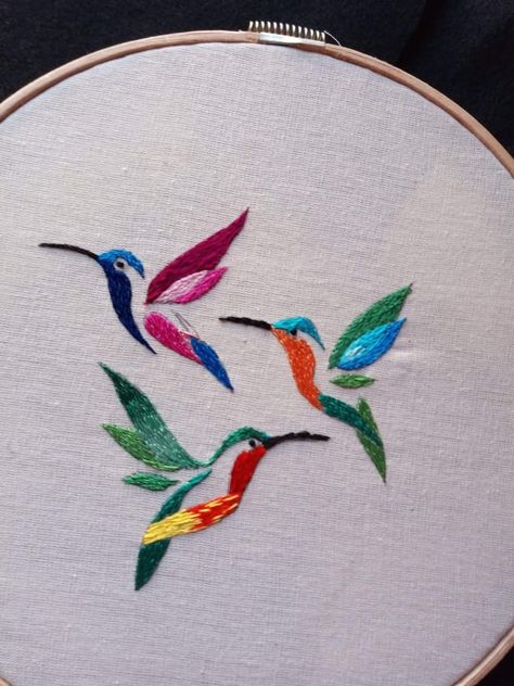 Sulaman Pita, Birds Embroidery Designs, Diy Embroidery Designs, Hand Embroidery Patterns Flowers, Hand Embroidery Videos, Diy Embroidery Patterns, Hand Embroidery Tutorial, Handmade Embroidery Designs, Embroidery Stitches Tutorial