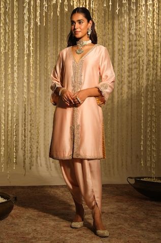 Buy Purple Kurta Silk Tissue Embellished Gota Blunt V Striped Pattern Straight Set For Women by Charkhee Online at Aza Fashions. Luxury Pink Banarasi Silk Unstitched Suit, Dhoti Salwar Suits For Women, Tulip Dhoti, Banarsi Fabric, Silk Tulips, Tulip Pants, Classic Suits, Pink Kurta, Indian Kurti