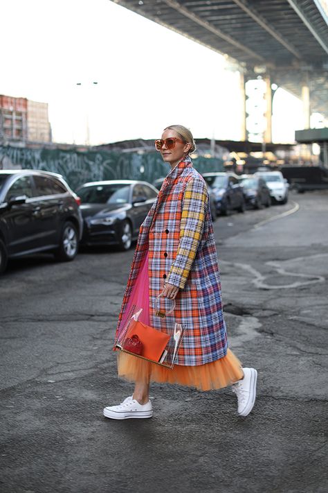 Bright plaid and tulle // Blair Eadie wearing an ASOS coat and Novis skirt // Click through to Atlantic-Pacific for more outfit details and plaid outfit inspiration Overcoat Woman, Blair Eadie, Atlantic Pacific, Winter Skirt Outfit, Shoes Converse, Plaid Outfits, Bright Spring, Plaid Coat, Looks Street Style