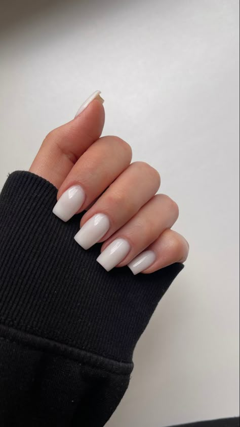 short nails inspo Milky Nails, Stunt Doubles, White Acrylic Nails, Basic Nails, Beauty Finds, Short Square Acrylic Nails, Indian Culture, Neutral Nails, Minimalist Nails