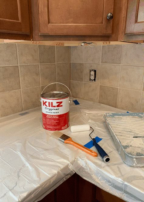 Painting Tile Backsplash, Painting Bathroom Countertops, Painting Kitchen Tiles, Kitchen Tile Backsplash, Paint Backsplash, Ceramic Tile Backsplash, Diy Kitchen Backsplash, Kitchen Diy Makeover, Kitchen Refresh