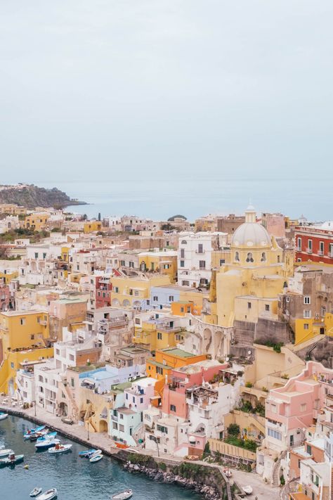 Girls Trip Aesthetic, Procida Italy, United States Road Trip, Colorful Cities, Cute City, Trip Friends, Bay Of Naples, City Picture, Planning Trips