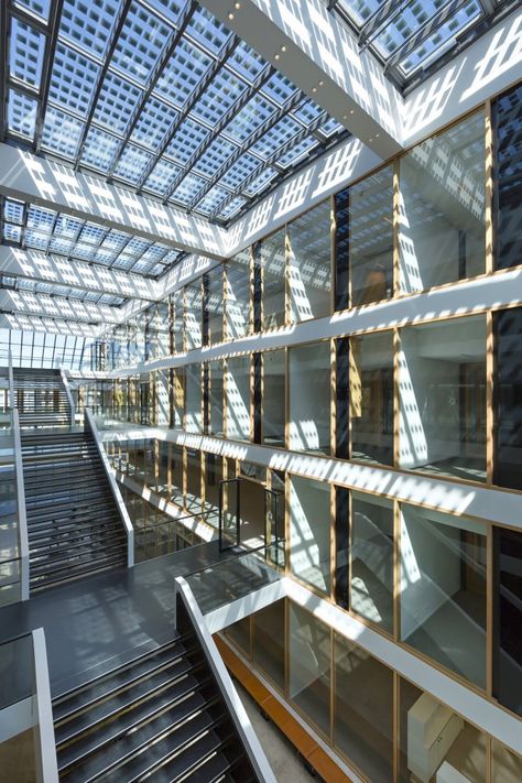 Grotius Building of Radboud University Nijmegen / Benthem Crouwel Architects Photovoltaic Architecture, Architectural Canopy, Radboud University, Solar Panels Architecture, Nordic House Architecture, Architect Student, Home Greenhouse, Solar Panels For Home, Solar Roof