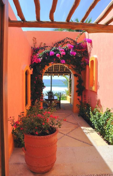 Mexican Garden, Mexican Hacienda, Mexico House, Adobe House, Mexican Home Decor, Mexican Home, Casas Coloniales, Spanish Style Homes, Hacienda Style