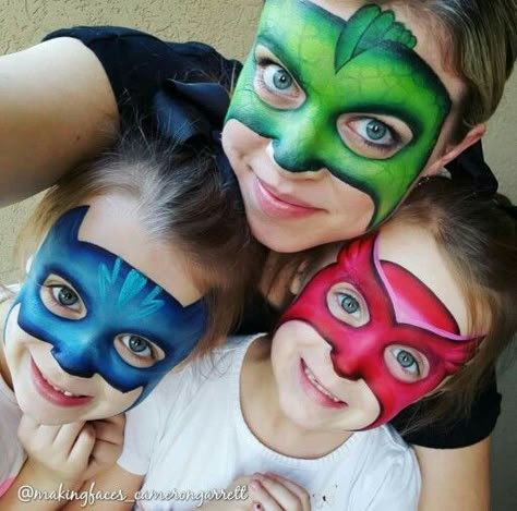 PJ Mask facepainting תחפושת פופולארית השנה Superhero Face Painting, Mask Face Paint, Face Painting For Boys, Pj Masks Birthday Party, Pj Mask Party, Pj Masks Birthday, Face Painting Easy, Face Paint Makeup, Kids Face Paint