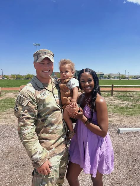 Interracial Couple Photography, Couple With Baby, Interracial Couples Bwwm, Mixed Families, Swirl Couples, Interracial Family, Military Couples, Bwwm Couples, Interacial Couples