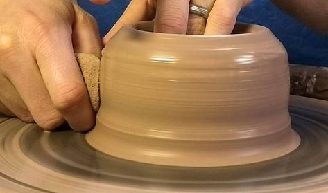 How To Throw Clay Pottery Wheel, Wheel Throwing Tips, Pottery Wheel Tips, Pottery Wheel Projects Inspiration, Pottery Wheel Videos, Pottery Knowledge, Beginner Pottery Wheel Projects, Pottery Ideas Wheel Thrown, Clay Pottery Ideas