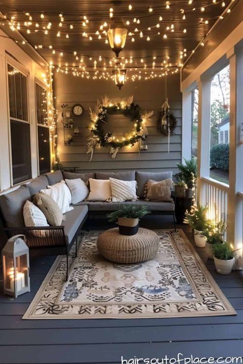 Back Porch Living Room, Screen Porch Ideas On A Budget, Landscaping Ideas For Front Porch, Cheap Back Porch Ideas, Country Porch Aesthetic, Outdoor Screen Porch Decor, Shaded Porch Ideas, Small Screened In Porch Ideas Cozy, Half Enclosed Porch Ideas