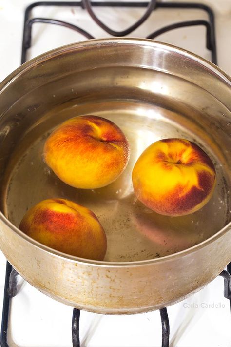 How To Peel Peaches (Without A Peeler) - Homemade In The Kitchen Peel Peaches, How To Peel Peaches, Peach Pie, Peach Cobbler, Cobbler, Peaches, The Kitchen, Vegan Recipes, Pie