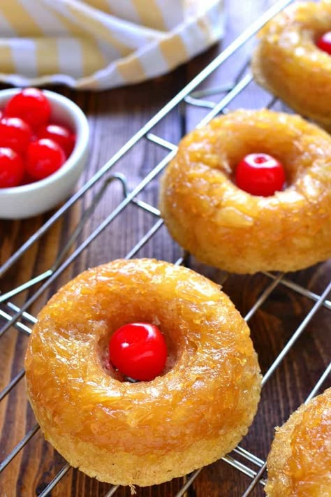 Pineapple Upside Down Donuts – Lemon Tree Dwelling Easy Meal Plan, Cake Donuts Recipe, Donut Ideas, Donuts Recipes, Baked Donut, Doughnut Recipes, Homemade Donuts Recipe, Baked Donut Recipes, Baked Doughnuts