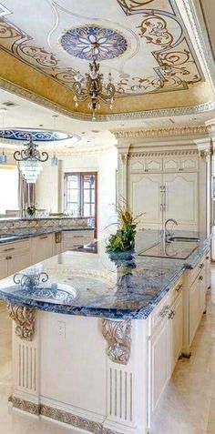 Grandmothers Kitchen, Vintage Style Kitchen, Marble Countertops Kitchen, Island Countertops, Elegant Kitchens, Luxury Kitchen Design, Kitchen Marble, Design Jobs, Luxury Kitchens