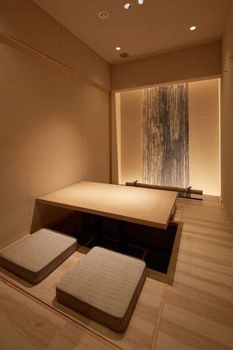 Japan Interior Design, Japanese Restaurant Interior, Japanese Restaurant Design, Japan Restaurant, Japan Interior, Tatami Room, Japanese Home Design, Lake House Interior, Japanese Style House