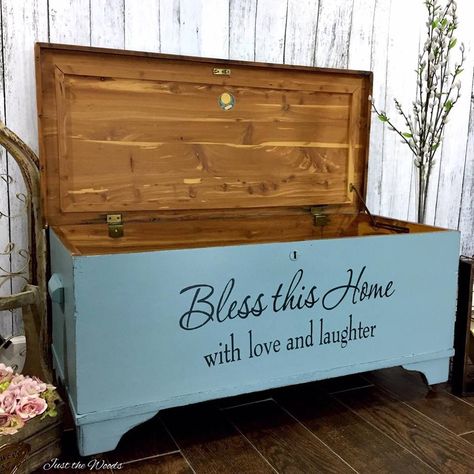 Just the Woods shares a painted cedar chest makeover with reverse stencil added to the front while preserving the gorgeous cedar wood grain of the top. Hope Chest Makeover, Cedar Chest Redo, Painted Cedar Chest, Chest Makeover, Chest Ideas, Painted Trunk, Painted Chest, Cedar Chest, Wood Chest