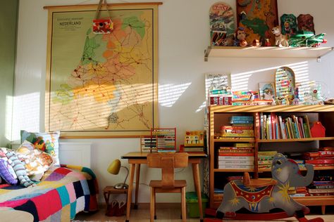 Vintage Boys Room, Vintage Kids Room, Little Desk, Children's Bedroom Ideas, Kids Room Prints, Kids Desk Chair, Room Prints, Kids Room Inspiration, Toddler Bedrooms