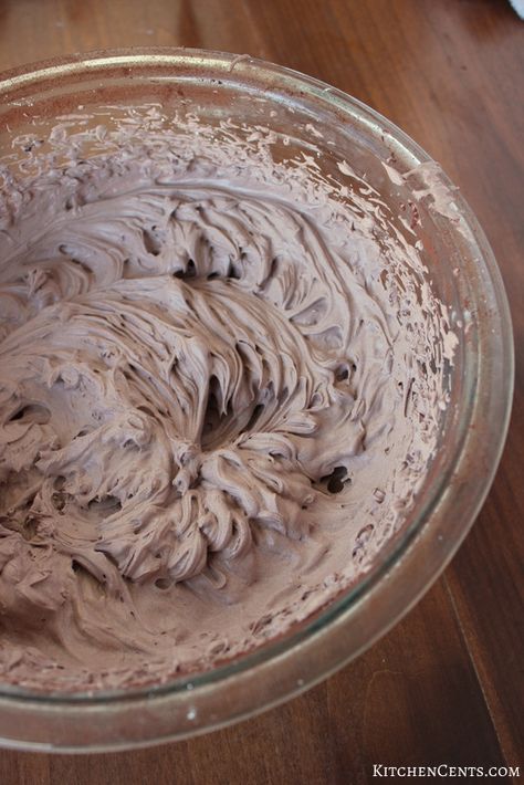 Mousse Cake Filling, Mousse Frosting, Chocolate Mousse Cake Filling, Nutella Fudge, Easy Chocolate Mousse, Cake Filling Recipes, Dessert Parfait, Nutella Brownies, Raspberry Chocolate