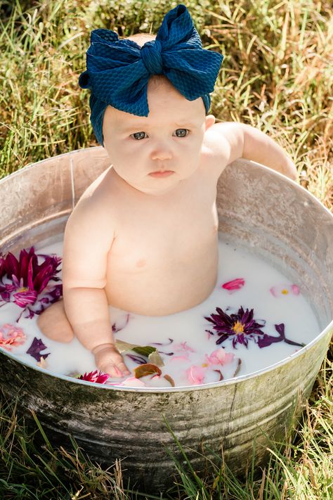 Bath Photos, Baby Milk Bath, Milk Bath Photos, Fall Baby Pictures, 6 Month Baby Picture Ideas, Family Maternity Pictures, Bath Pictures, Milk Bath Photography, Baby Milestones Pictures