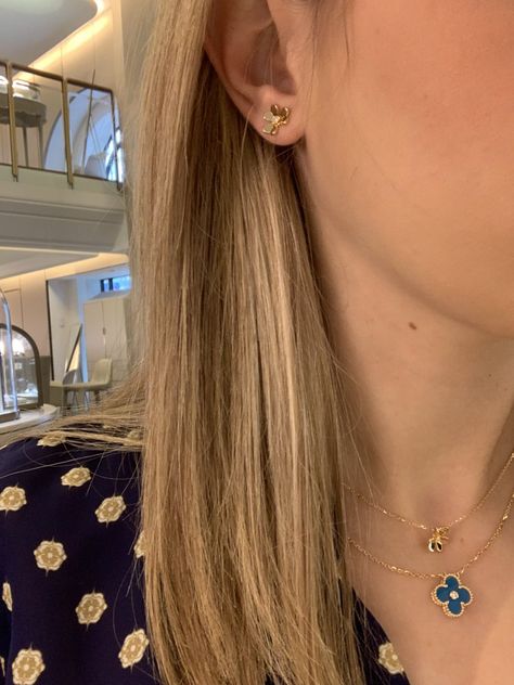 (1) Van Cleef in action! | PurseForum Van Cleef Necklace, Lux Fashion, Van Cleef And Arpels Jewelry, Four Leaf Clover Necklace, Van Cleef And Arpels, Jewelry Accessories Ideas, Girly Jewelry, Van Cleef, Jewelry Inspo