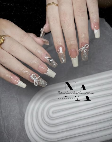 Nail Thang, Nail Bling, Black White Nails, Elegant Nails, Bling Nails, French Nails, White Nails, Nail Inspo, Gel Nails