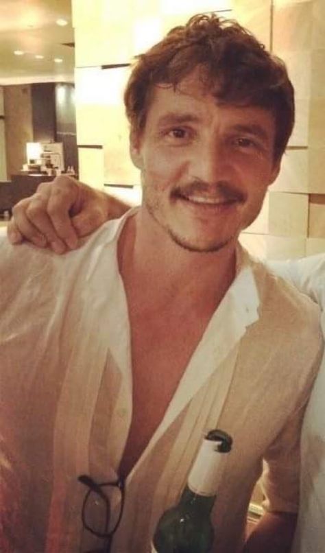 Pedro Pascal Narcos, Pedro Pascal, Pretty Men, Boyfriend Material, Celebrity Crush, Pretty People, A Man, How To Look Better, Thing 1