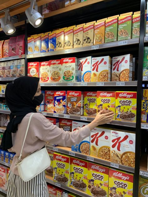 Kelleys jaya grocer grocery shopping food trolley cereal breakfast Grocery Trolley, Cereal Breakfast, Food Trolley, Shopping Food, Breakfast Cereal, Food Shop, Grocery Shopping, Granola, Cocoa