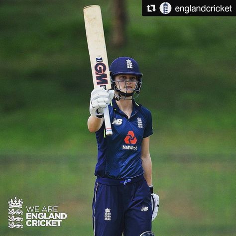 @cricketfangirl on Instagram: “Series whitewash for 🇬🇧😍 Three ODI fifties in a row for #amyjones! ・ ・ ・  Remarkable from #amyjones 🙌 #SLvENG #womenscricket…” Amy Jones, England Cricket, White Wash, The Row, England, Sports, On Instagram, Quick Saves, Instagram