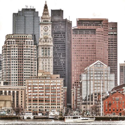 Jeff on Instagram: “Good evening Boston! Every time I get on the water I bring a camera. I started bringing my DSLR with me as of late. I prefer the same setup…” City Aesthetic Boston, Beacon Street Boston, Boston Architecture, Boston 1980s, Boston City Hall, Beacon Hill Boston, Procreate Ideas, Boston City, Buildings Photography