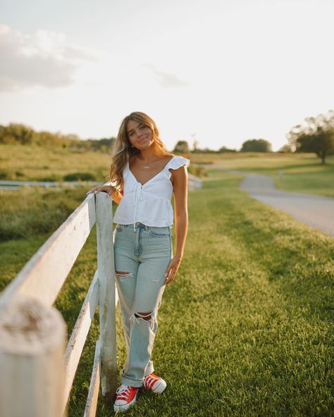 The most fun session last night with this gorgeous senior 🌼     #seniorportraits #marylandseniorportraits #fallaesthetic #summer #naturallight #goldenhour #fieldsessions #seniorportraitinspo #seniorpictures Senior Picture Inspo Summer, Oregon Coast Senior Pictures, Senior Sunset Ideas, Senior Year Sunrise, Granola Girl Senior Portraits, Senior Girl Open Field, Senior Portraits, Golden Hour, Senior Pictures