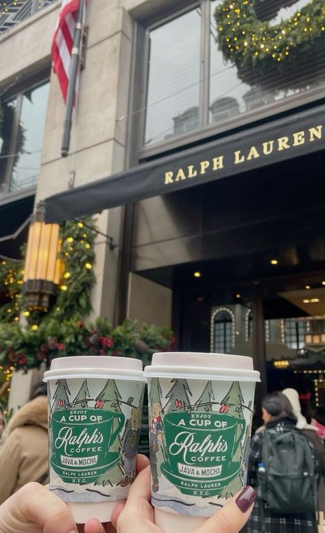 Ralphs Coffee, Christmas In New York Aesthetic, Ralph Lauren Nyc, Chicago Christmas, New York City Christmas, New York City Vacation, London Dreams, New York Outfits, New York Winter