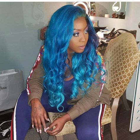 Colorist RAINBOWHAIR & WIGS on Instagram: “The QUEEN OF DANCEHALL @spiceofficial looking AMAZING Unit constructed and COLORED by ME💁🏿‍♀️ @cynthialumzy 🔪🔪🔪🔪 SLAYEDDDDDDD 💯 hair…” Spice Dancehall Queen, Spice Dancehall, Dancehall Queen, Different Curls, Different Hair Types, Types Of Curls, Celebrity Look, Aquamarine Blue, Protective Hairstyles