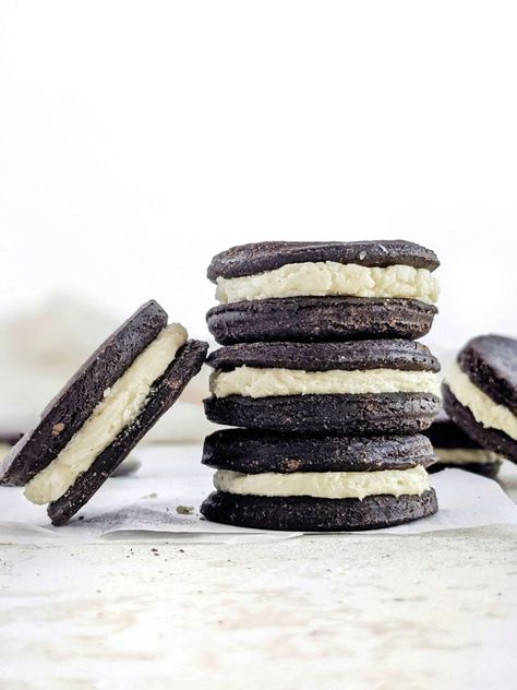 Sugar Free Oreos, Protein Oreo, Homemade Oreo Cookies, Homemade Oreos, Oreo Cookie Recipes, Protein Mug Cakes, Low Calorie Protein, High Protein Desserts, Healthier Desserts