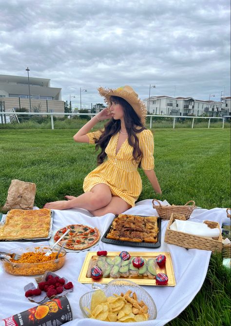 #picnic #picnicdate #aesthetic #sundress #dress #outfit Sundress Picnic Aesthetic, Aesthetic Sundress, Picnic Date, Sundress Dress, Dress Outfit, Sundress