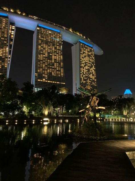 Marina Bay Sands Aesthetic, Aesthetic Singapore, Singapore Aesthetic, Singapore Trip, Moon Lights, Grad Trip, City Pics, Sands Singapore, Quotes Background