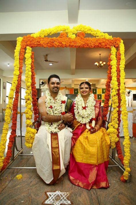 Unjal/swing ceremony Tamil Brahmin wedding Brahmin Wedding Brides, Tamil Groom, Bramin Wedding Photos, Hindu Tamil Wedding, Tamil Brahmin Wedding, Vishnu And Lakshmi, Tamil Brahmin Bride, Brahmin Wedding, Invitation Video