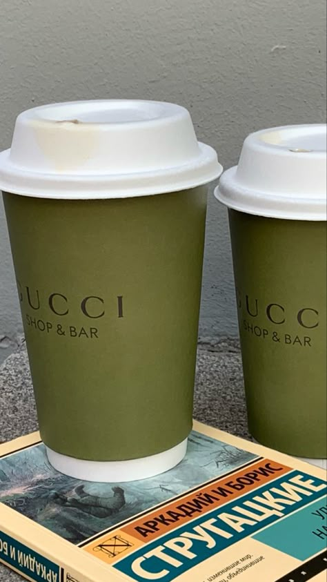 Takeaway Cup Design, Branded Coffee Cups, Coffee To Go Shop, Cup Coffee Design, Coffee Takeaway Cup, Paper Cup Packaging, Cup Packaging Design, Coffee Shop Cups, Coffee Cup Packaging