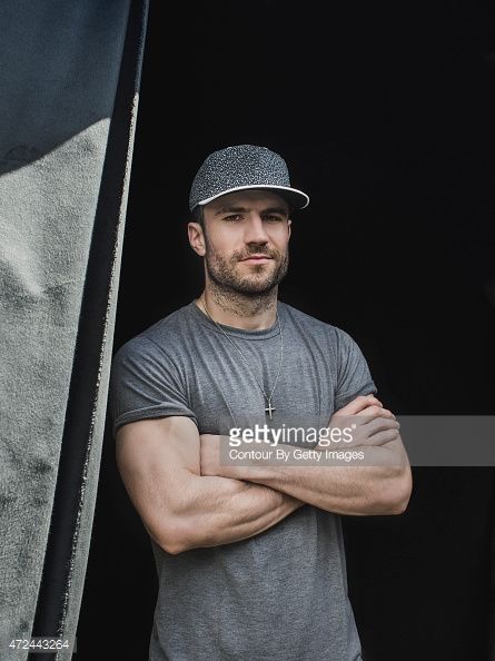 Country singer Sam Hunt poses for a portrait backstage at The FADER FORT Presented by Converse during SXSW on March 18, 2015 in Austin, Texas. Male Country Singers, Sam Hunt, Country Singer, Garth Brooks, Country Music Artists, Country Music Stars, Miranda Lambert, Celebrities Humor