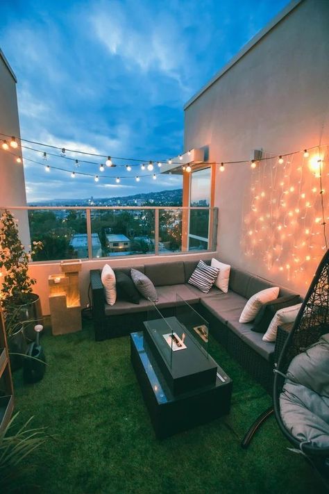 Balcon Mic, Rooftop Patio Design, Terrace Garden Design, Terrace Decor, Rooftop Terrace Design, Rooftop Design, Balkon Design, Small Balcony Design, Rooftop Patio