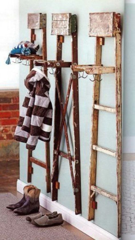 40 Wooden Ladder Repurposing Ideas That Add Farmhouse Charm To Your Home - DIY & Crafts Upcycle Ladder, Ladder Ideas, Old Ladder, Flea Market Style, Wooden Ladder, Repurposed Items, Style Magazine, Mud Room, Repurposed Furniture