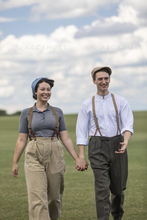 1940s couple Woman Farmer Outfit, 20th Century Outfits, 1940s Couple, 1950’s Aesthetic, Farmer Fashion, 40s Outfits, Farmer Outfit, Ireland Fashion, 1940s Outfits