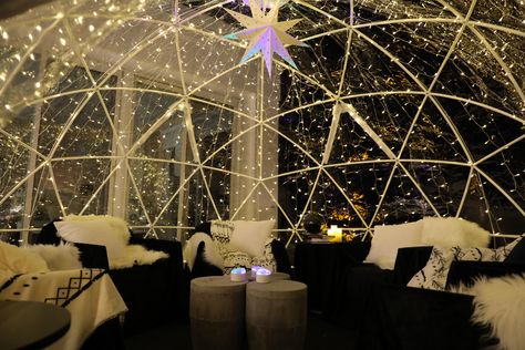 Cozy Dining Domes Are Popping Up Everywhere — but These Are Our Favorites Igloo Tent Decor, Igloo Decorating Ideas, Garden Igloo Decorating Ideas, Igloo Decor, Garden Igloo, Bubble Tent, Seasonal Cocktail, Go Glamping, Tent Decorations