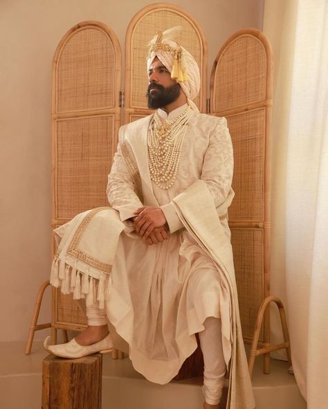 Sikh Groom, Dress Wedding Outfits, Suit Wedding Dress, Outfits For Groom, Sikh Wedding Photography, Indian Wedding Suits Men, Wedding Clothes For Men, Asian Bridal Wear, Indian Wedding Clothes For Men