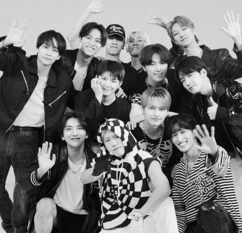 Seventeen Black And White Group, Seventeen Ot13 Black And White, Seventeen Black And White Icon, Seventeen Black And White Aesthetic, Seventeen Widget Icons, Black Seventeen, Seventeen Black And White, Twice Group, Seventeen Going Seventeen