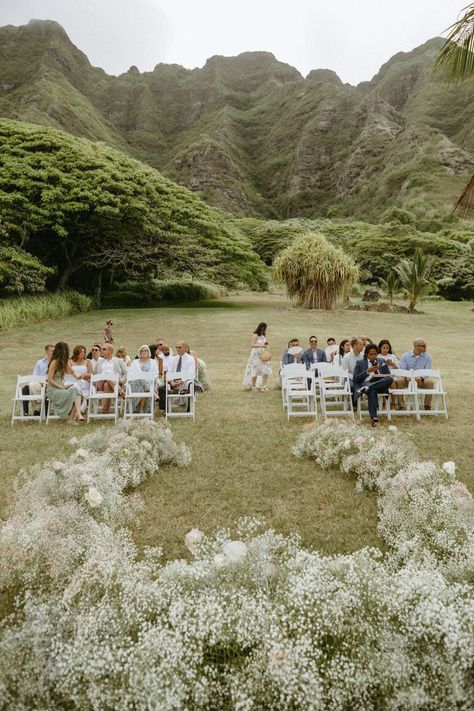 Aisle Florals, Hawaii Mountains, Luxury Bohemian, Wedding Shot List, Hawaii Beach Wedding, Wedding Venues Hawaii, Kualoa Ranch, Vendor List, Cattle Ranch