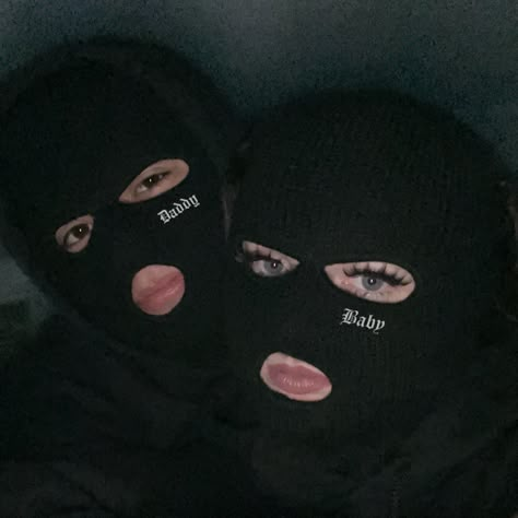 Ski Mask Couple, Mask Couple, Thug Girl, Mask Pictures, Mask Aesthetic, Girl Gang Aesthetic, Gangster Girl, Cute Couple Halloween Costumes, Gangsta Style