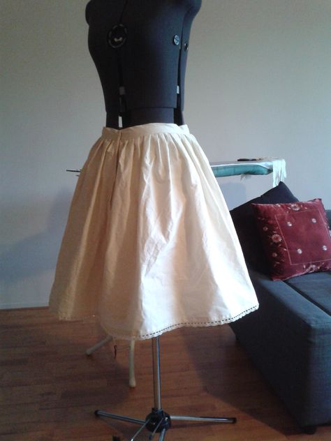 I’ve been wanting to make a cotton petticoat for under my knee-length skirts for a while. My good petticoat is an A-line, but I have some skirts for which a bell-shape is more appropriate and… Tea Length Petticoat Diy, Under Skirt Pattern, Short Petticoat Pattern, Underskirt Pattern, Medieval Sewing, Petticoat Pattern, Ideal Closet, Diy Wardrobe, Wardrobe Goals