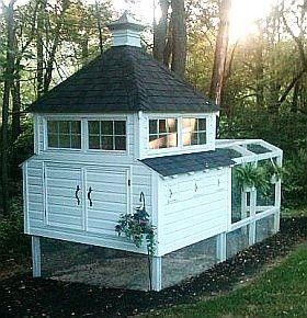 Chicken coop - hip roof with cupola                                                                                                                                                      More Chicken Barn, Coop Design, Chicken Coop Designs, Coop Plans, Building A Chicken Coop, Chicken Coop Plans, Backyard Chicken Coops, Rabbit Hutches, Diy Chicken Coop