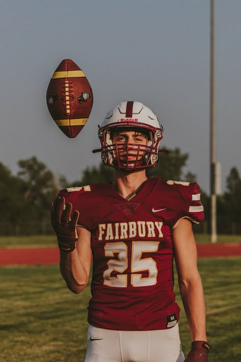 Senior Photos | Senior Photo Inspiration | Senior Boy | Boy Senior Poses | Guy Senior Photos | Guy Poses | Guy Senior Poses | Boy Senior Photos | Football Senior Photos | High School Football | Friday Night Lights | Summer Senior Photos | Senior Pictures | Midwest Nebraska & Kansas | @marysephoto | marysephotography.com Guys Senior Pictures Poses Football, Senior Pictures For Football Players, Football Senior Banner Poses, High School Football Photos, Football Game Photography, High School Football Photography, Football Photo Poses, Funny Senior Photos, Football Portraits Poses